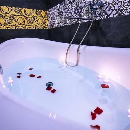 Centrum Boulevard 19 With Parking Hotel *